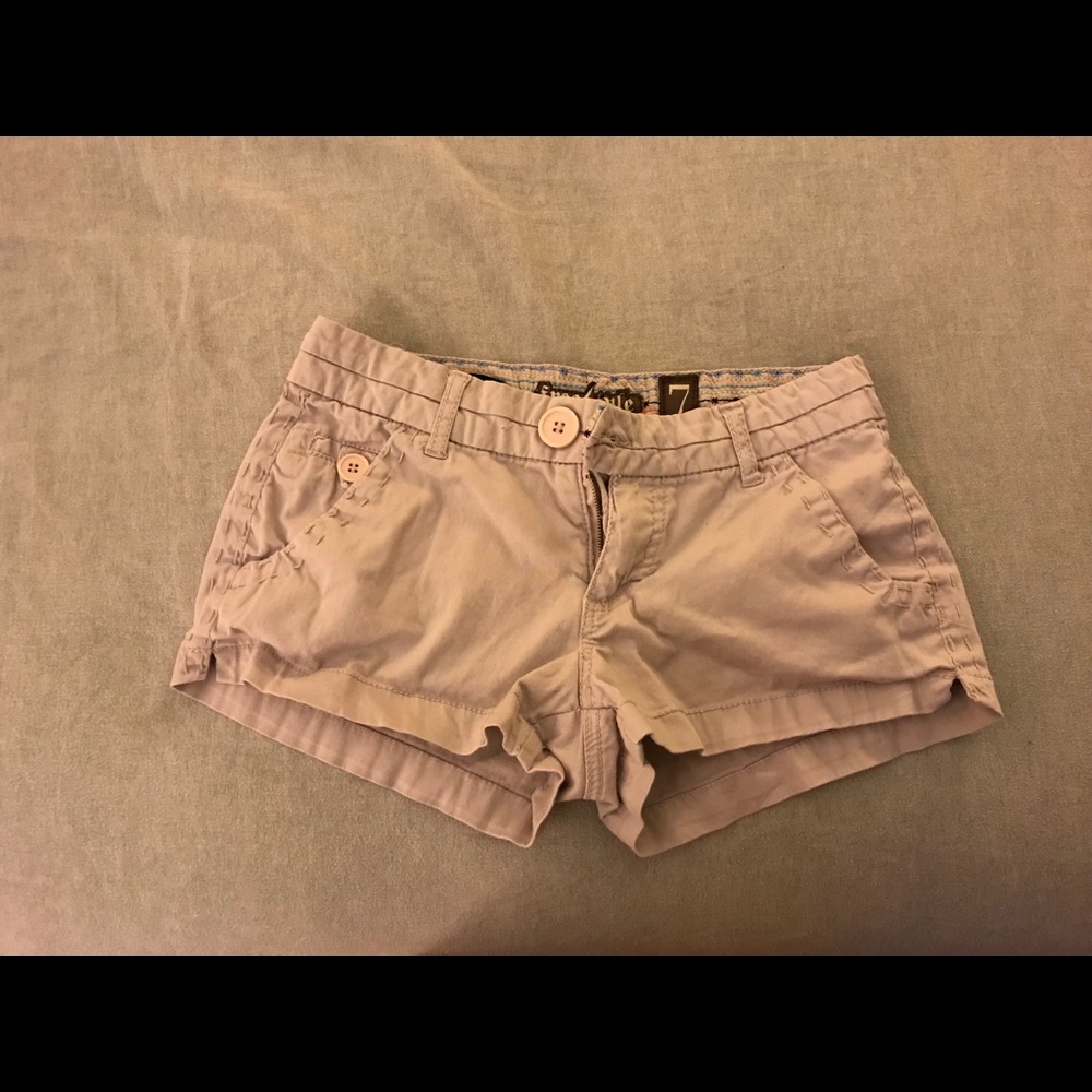 Khaki shorts size 7